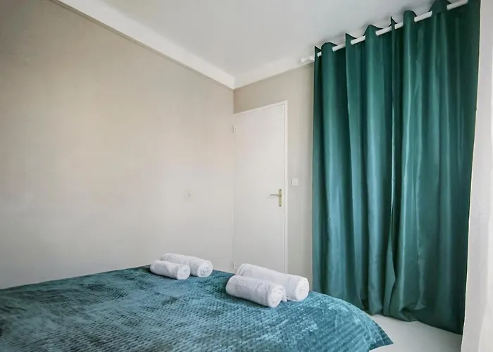 Lumineux Avec Balcon Saint-raphael Apartment *