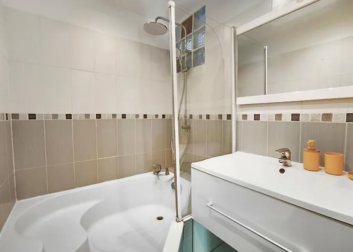 Apartment Lumineux Avec Balcon Saint-raphael *