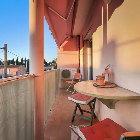 Lumineux Avec Balcon Saint-raphael *