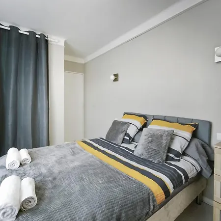 شقة Lumineux Avec Balcon Saint-raphael