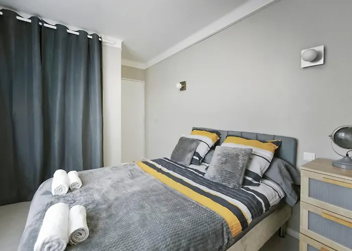 شقة Lumineux Avec Balcon Saint-raphael